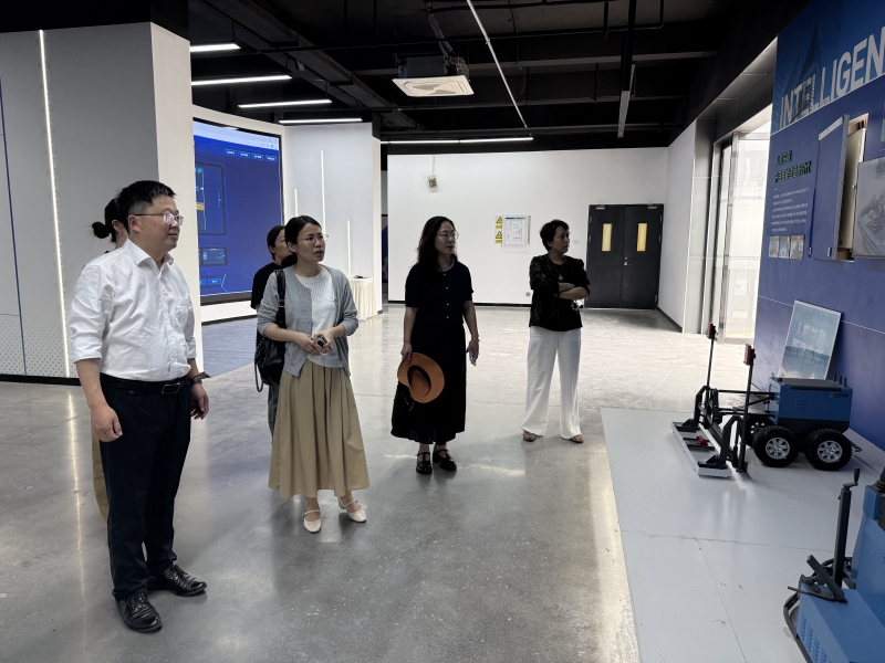 省住建厅科技发展中心陶翠萍莅临世界杯官网考察交流